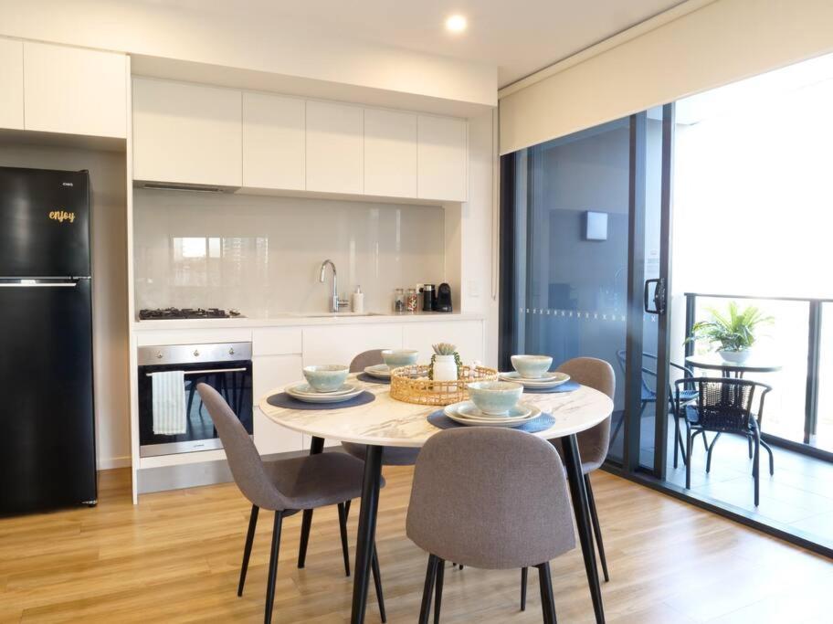Modern 1 Brm Apartment With Pool Close To Beach Gold Coast Exterior foto