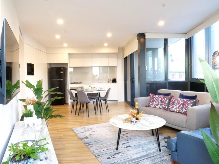 Modern 1 Brm Apartment With Pool Close To Beach Gold Coast Exterior foto